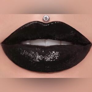 Jeffree Star - Supreme Gloss Full Pigment Lip Gloss in WEIRDO (Black)